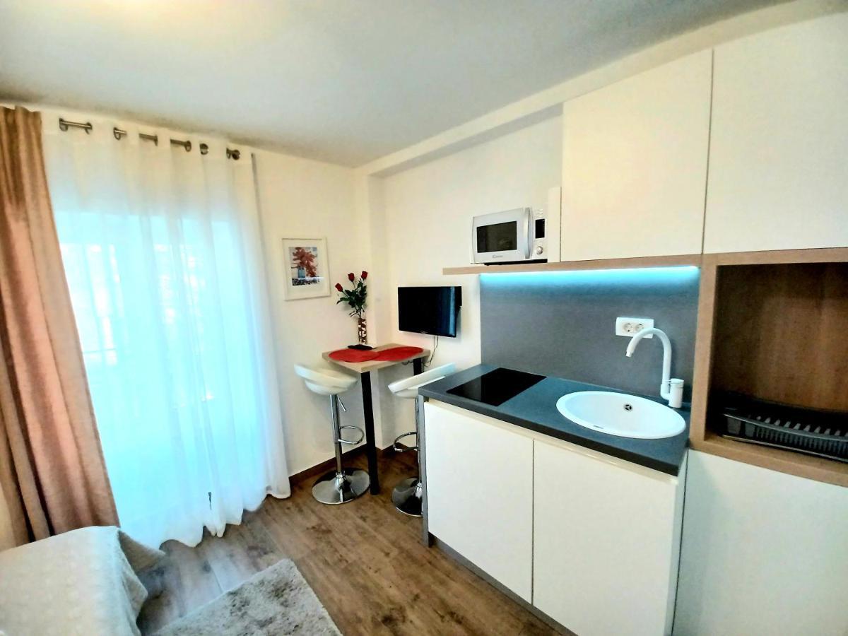 Studio Apartmani Pomalo/ Take It Easy Split Buitenkant foto